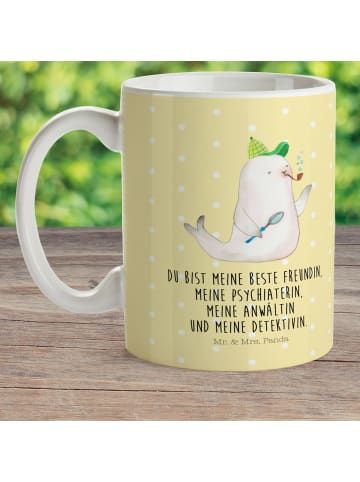 Mr. & Mrs. Panda Kaffeetasse Robbe Sherlock mit Spruch in Gelb Pastell