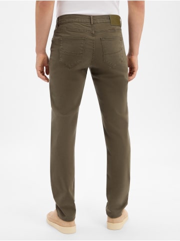 BRAX Hose Cadiz in oliv