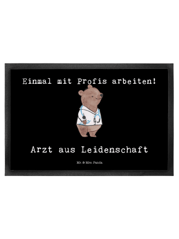 Mr. & Mrs. Panda Fußmatte Arzt Leidenschaft mit Spruch in Schwarz