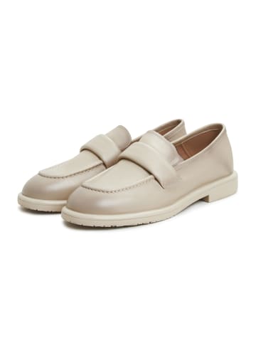 CESARE GASPARI Leren loafers met blokhak in Beige