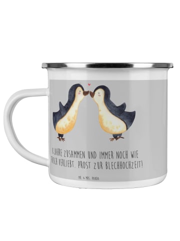 Mr. & Mrs. Panda Becher 8. Hochzeitstag Blechhochzeit mit Spruch in Heather Grey