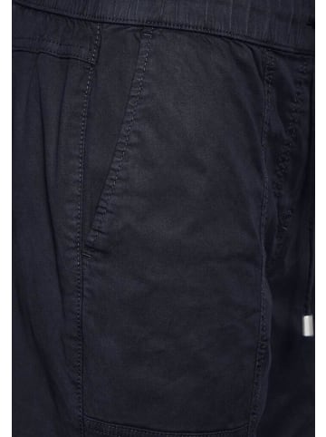 Cecil Capri in universal blue