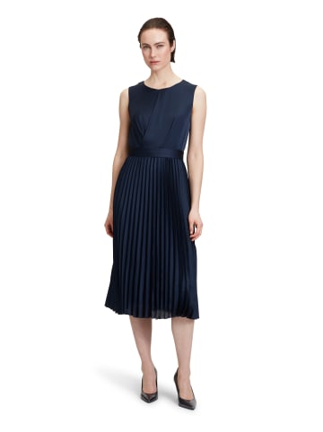 BETTY & CO Chiffonkleid mit Plissee in Navy Blue