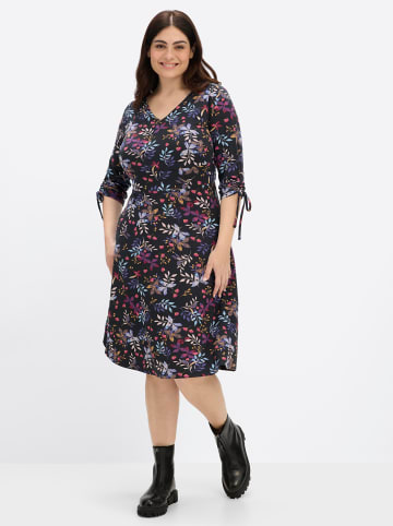 sheego by Joe Browns Jersey-Kleid in tiefblau-kirsche-gemustert