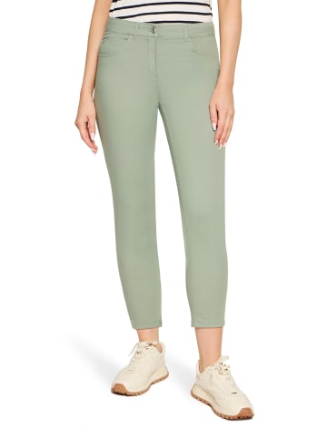 Betty Barclay Sommerhose mit aufgesetzten Taschen in Chinois Green