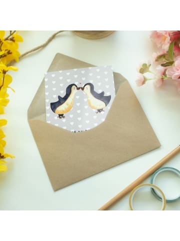 Mr. & Mrs. Panda Klappkarte Pinguine Kuss mit Spruch in Grau Pastell