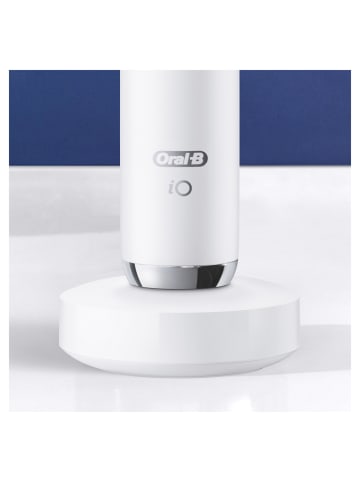 Oral-B Elektrische Zahnbürste "iO Series 9 + Lade-Reiseetui" in Weiß