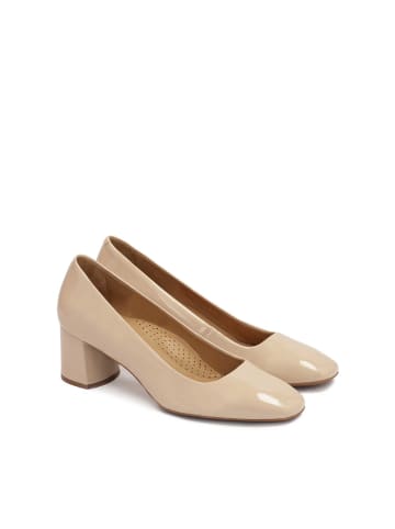 Kazar Pumps in Beige