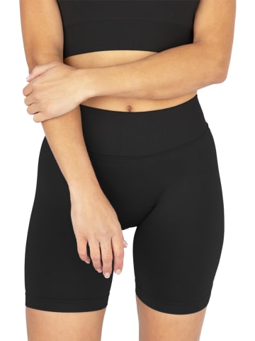 Circle Five Scrunch Shorts - Shape Push Up in Schwarz