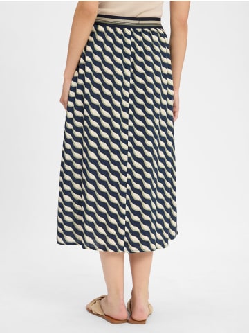 Betty Barclay Rock in marine sand - 0001