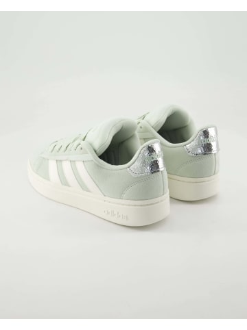 adidas Sportliche Schnürschuhe in Grün