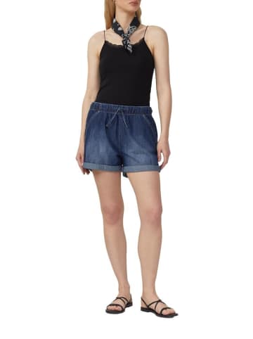 Q/S designed by Short in Blau