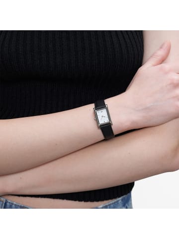 LIEBESKIND BERLIN Armbanduhr Small Retro Leather in schwarz