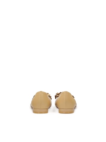 Kazar Pumps in Beige