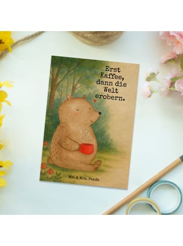 Mr. & Mrs. Panda Postkarte Bär Kaffee Design mit Spruch in Weiß