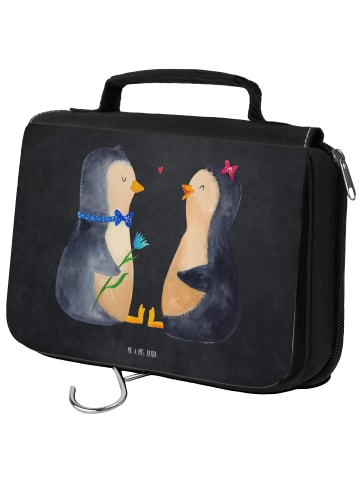 Mr. & Mrs. Panda Kosmetiktasche Pinguin Pärchen ohne Spruch in Kreidetafel