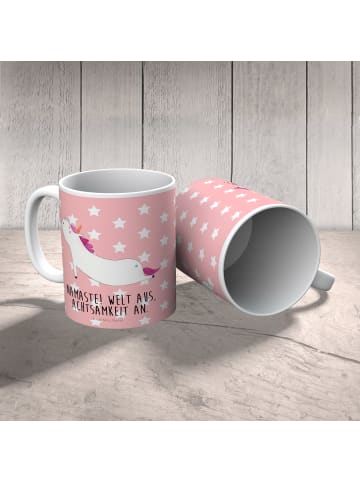Mr. & Mrs. Panda Kindertasse Einhorn Yoga mit Spruch in Rot Pastell