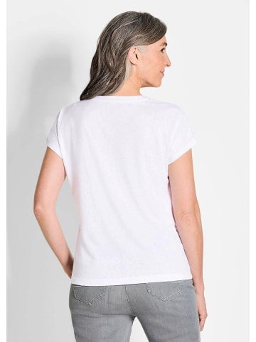 GOLDNER Kurzgröße:  Luftiges Basicshirt mit V-Ausschnitt in weiß