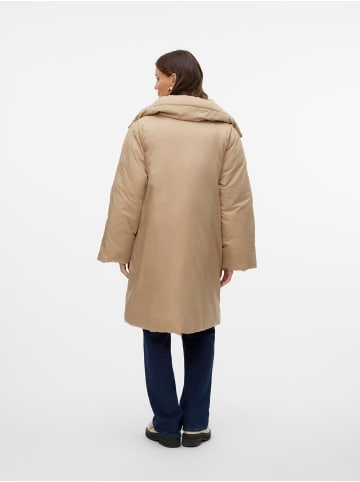 Vero Moda Daunenjacke in Cornstalk