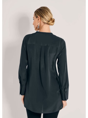 MADELEINE Luxuriöse Bluse mit kragenlosem Design in marine