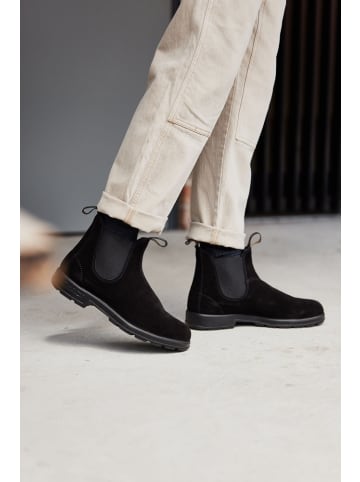 Blundstone Chelsea Boot "#2405 Black Suede (Originals Series)" in Schwarz