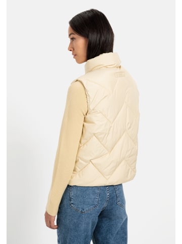 Camel Active Kurze Steppweste aus recyceltem Polyester in Vanille
