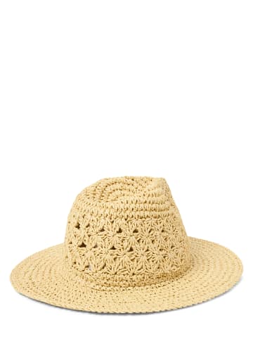 Marie Lund Hut in sand - 0001