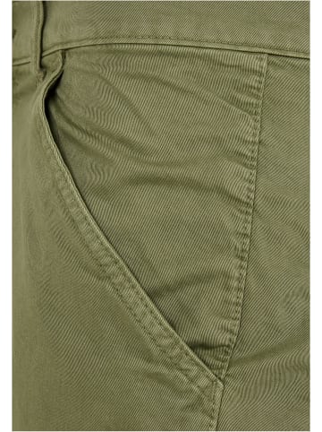 Urban Classics Urban Classics Shorts in newolive