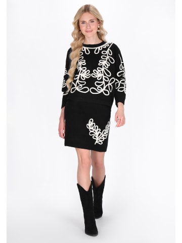 IZIA Women Sweater in black white