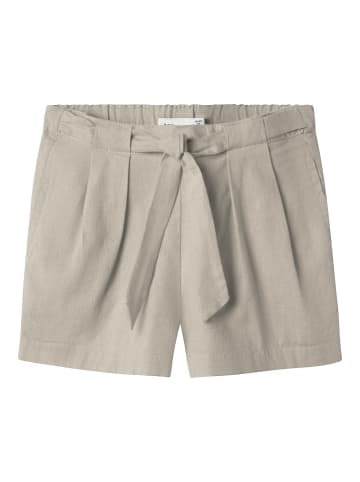 name it Bermuda Shorts mit elastischem Bund und Bindegürtel in Creme