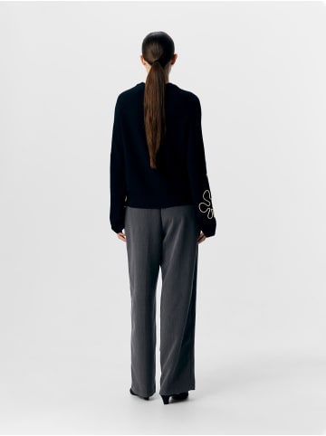 Object Pullover in Black 2