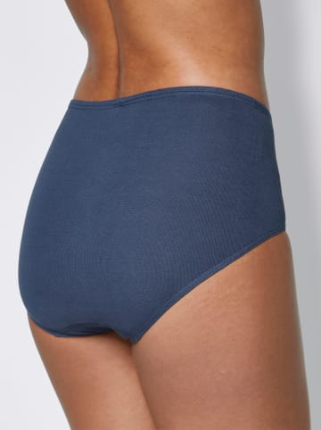 Nina von C. Taillenslip in mittelblau