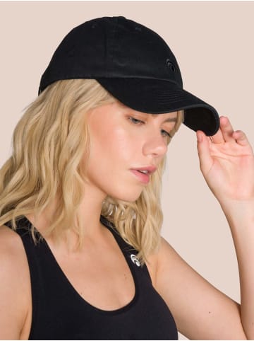 OCEANSAPART Cap Beverly in Black