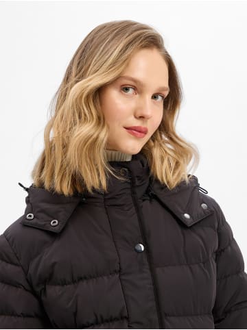 Marie Lund Steppjacke in schwarz