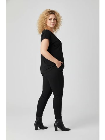 Shape Of You Blouse in Schwarz
