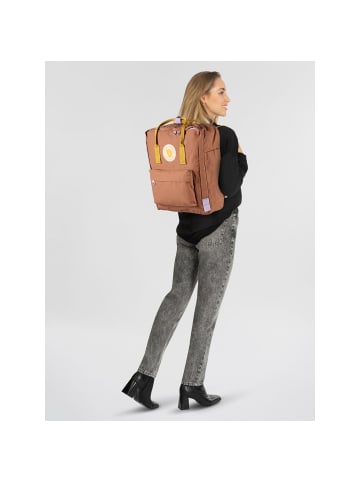 FJÄLLRÄVEN Kanken Daypack 36 cm in khaki dust-kantarell