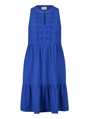 Vera Mont Sommerkleid mit Stufen in Bright Lapis