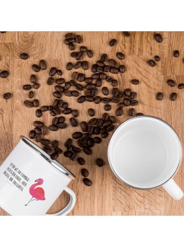 Mr. & Mrs. Panda Camping Emaille Tasse Flamingo Classic mit Spruch in Weiß