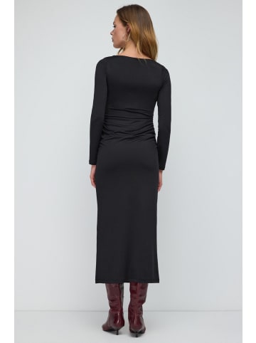 NO MATTER WHAT Kleid in Schwarz