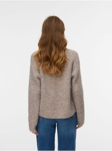 Vero Moda Strickpullover in Fossil