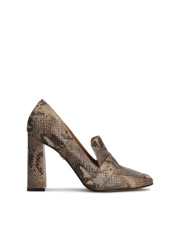 Kazar Pumps in Beige