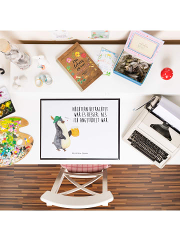 Mr. & Mrs. Panda schreibtischunterlage Pinguin Bier mit Spruch in Weiß