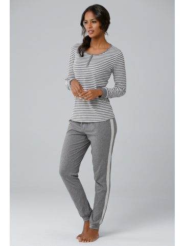 s.Oliver Pyjama in grau-meliert-ecru-gestreift