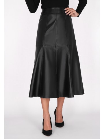 faina Women Skirt in black