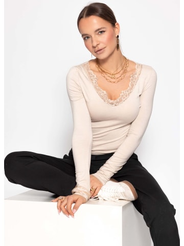 SASSYCLASSY Langarmshirt mit Spitzenausschnitt in Beige