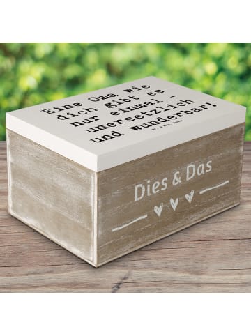 Mr. & Mrs. Panda Holztruhe Spruch Einzigartige Oma mit Spruch in Weiß