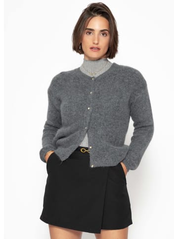 SASSYCLASSY Weicher Strickcardigan mit Zierknöpfen in Grau