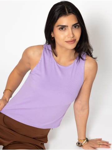 SASSYCLASSY Doppellagiges, geripptes Tank Top in Flieder