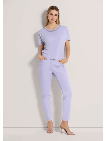 MADELEINE Rundhals-Shirt mit Strass-Blende in hellamethyst