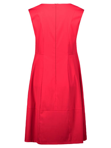 Vera Mont Sommerkleid tailliert in Red Rose